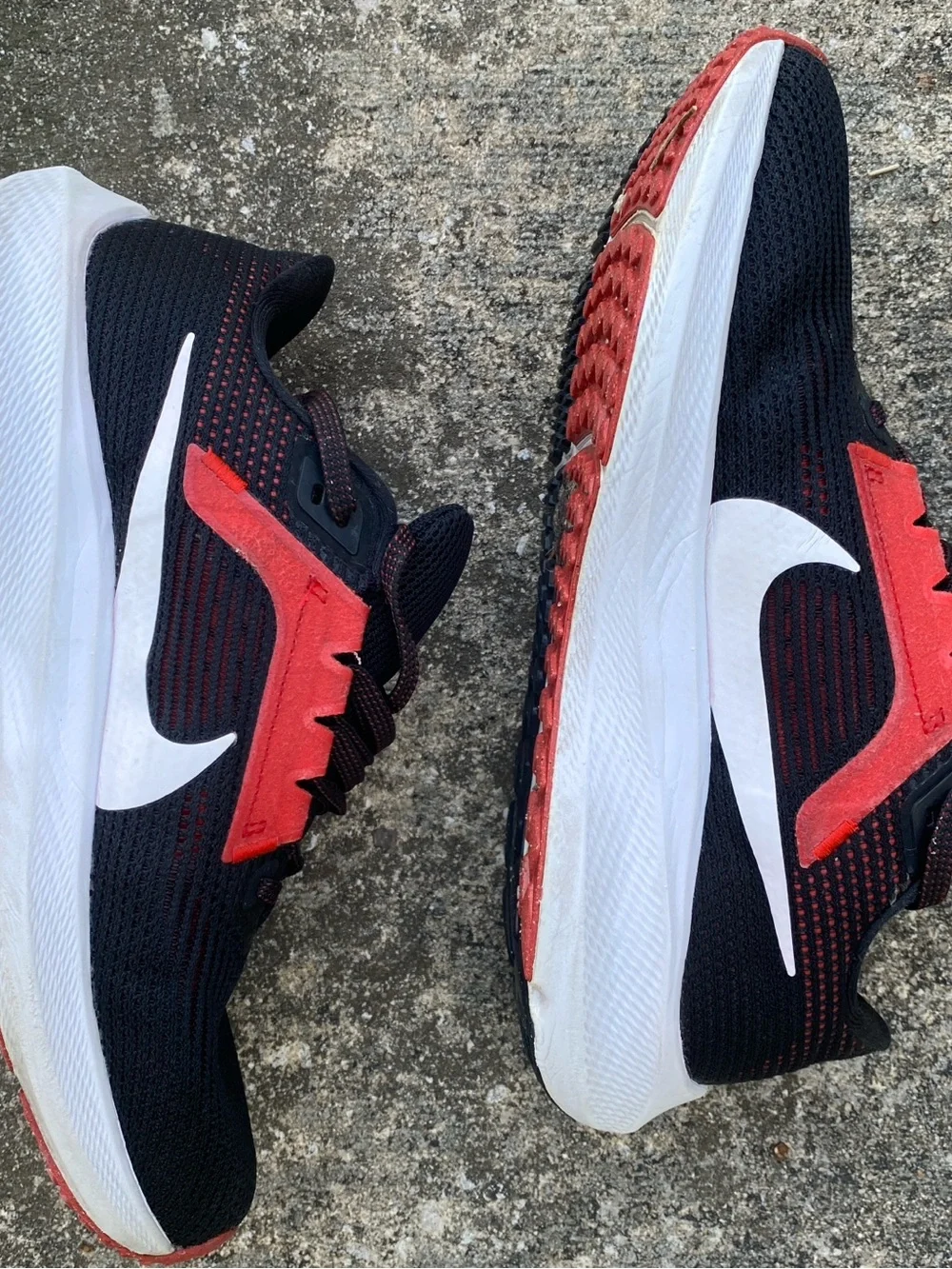Nike Men's Running Shoes — Black & Red